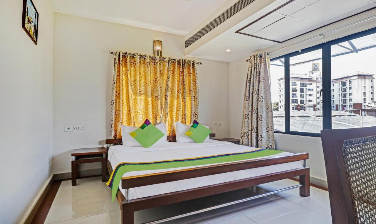 Hotel Treebo Trend Time Square Marine Drive Kochi Exterior foto